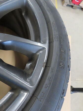 BMW fælge med PIRELLI vinterdæk til BMW X5M