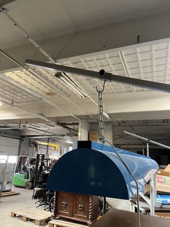 El hæve/sænkebord med lampe