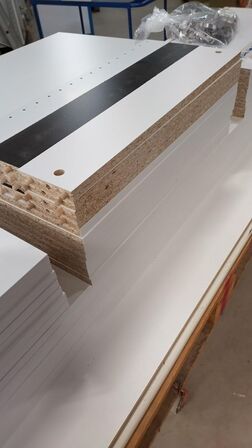 4 stk. usamlet højskabe H: 195,2 x B: 60 x D: 34,0 med låge og 16 hylder