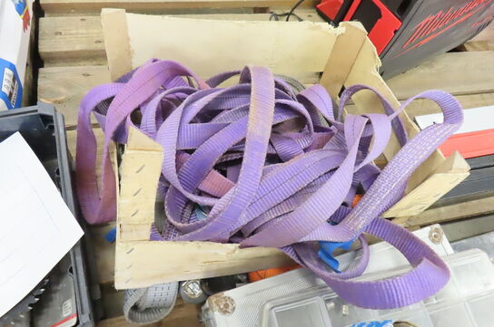 Diverse skruer, bor mv. 