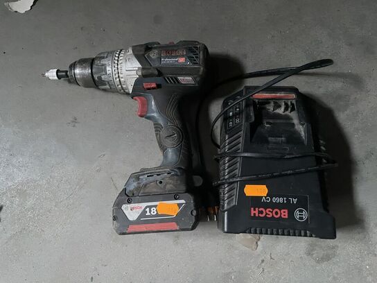 Skruemaskine BOSCH Med lader og batteri