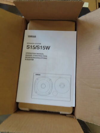 3 paller fra installationsafdeling - Højtalere, kabler, elektronik (se beskrivelse)