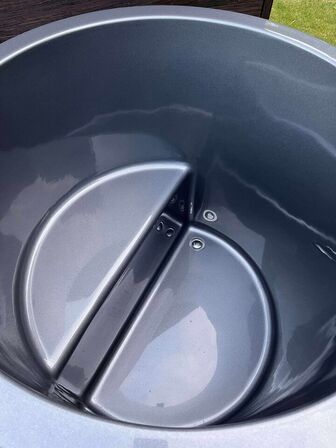 Isbad med Trappe og Thermolåg