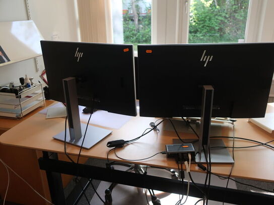 2 stk. HP EliteDisplay 27" skærme inkl. rollermouse & div. tilbehør