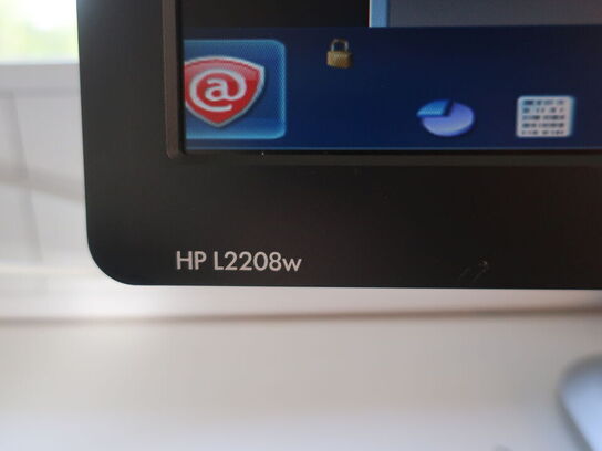 Skærm 22" m. tastatur HP L2208w (PC medfølger ikke)