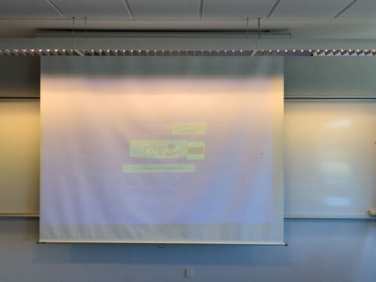 Projektor NEC ME311W inkl. lærred