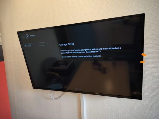 Fladskærm TV 43" PHILIPS 43PFT5503/12 inkl. headset 