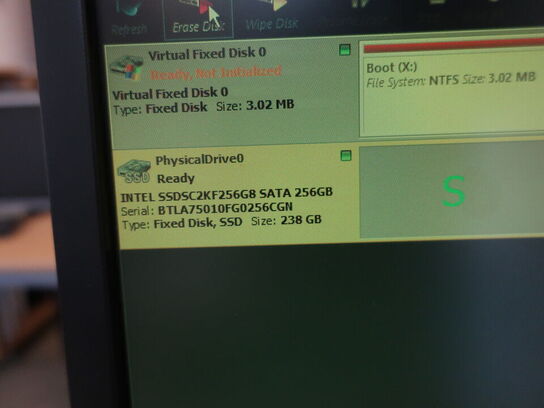 HP 22" skærm m. tastatur SynchMaster 2243 (PC medfølger ikke)