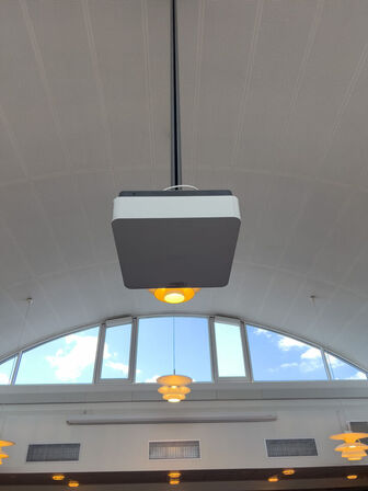 Projektor SONY VPL-FH500 inkl. lærred