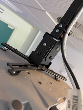 Projektor NEC ME311W inkl. lærred & CREATIVE højttalere