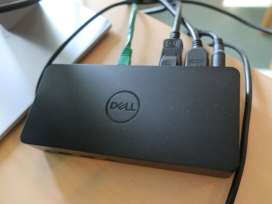 2 stk. HP EliteDisplay 27" skærme inkl. div. tilbehør (PC medfølger ikke)