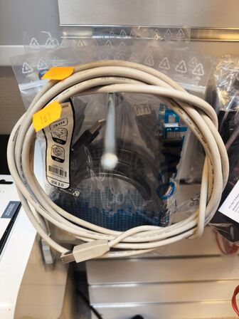 Div. kabler & adaptere (ubrugt) (se billeder)