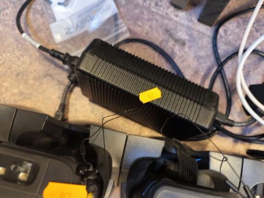 4 stk. MOTOROLA håndscannere m. ladestationer