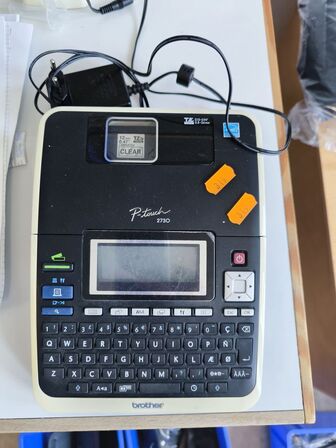 Labelmaskine BROTHER P-Touch 2730