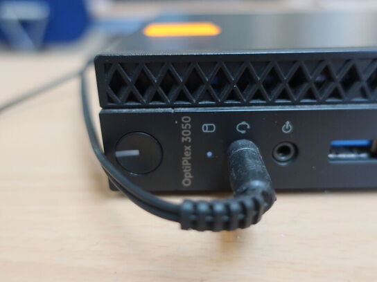 HP 22" skærm m. tastatur SynchMaster 2243 (PC medfølger ikke)