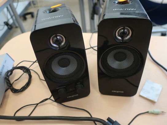 Div. IT udstyr, 22" SAMSUNG skærm, splitter m.v.