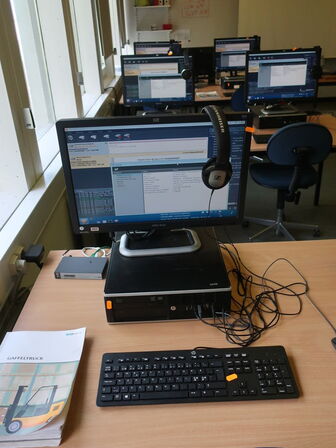 HP 22" skærm m. tastatur L2208w (PC medfølger ikke)