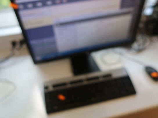 HP 23" skærm Elitedisplay E231 (PC medfølger ikke)