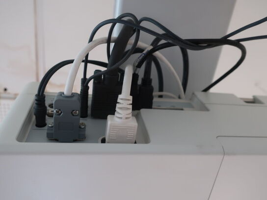 Projektor short-throw SONY VPL-SW526C