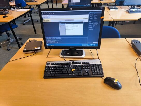 Skærm 22" m. tastatur HP L2206w (PC medfølger ikke)