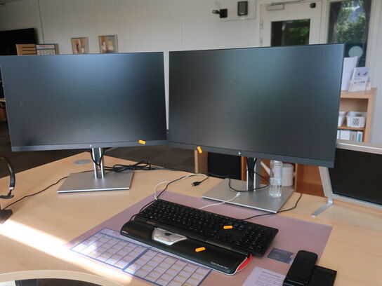 2 stk. HP EliteDisplay G4 27" skærme inkl. rollermouse & div. tilbehør