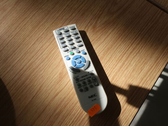 Projektor NEC ME301W inkl. lærred