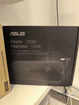 Strømforsyning/lader ASUS 120W (ubrugt)