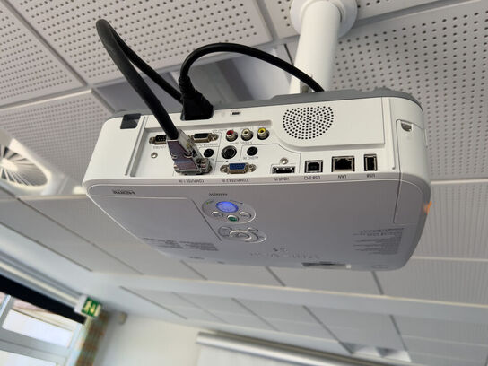 Projektor NEC ME300W inkl. lærred