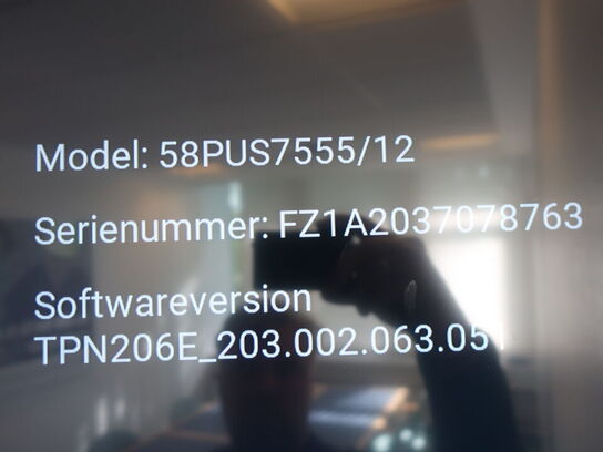 58" 4K UHD Smart TV PHILIPS 58PUS7555/12 inkl. div. tilbehør