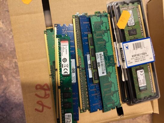 Kasse med blandet ram ubrugte/brugte