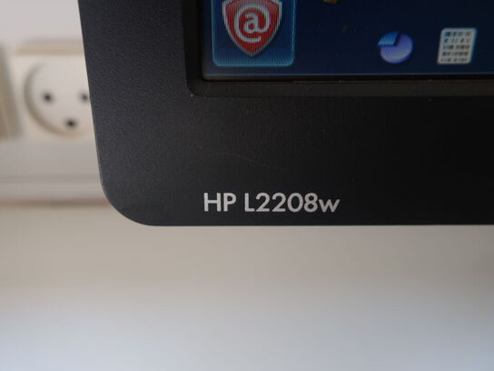 Skærm 22" m. tastatur HP L2206w (PC medfølger ikke)