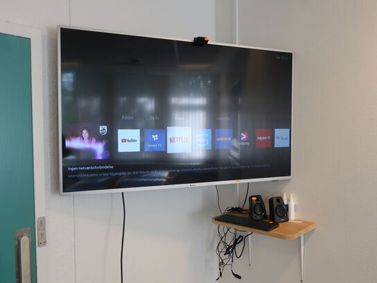 58" 4K UHD Smart TV PHILIPS 58PUS7555/12 inkl. div. tilbehør