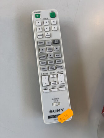 Projektor SONY VPL-FH500 inkl. lærred