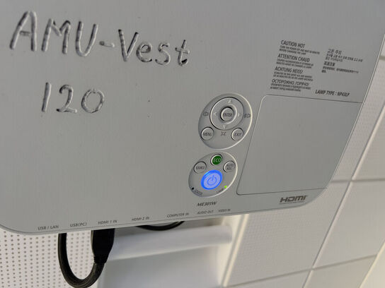 Projektor NEC ME301W inkl. lærred & CREATIVE højttalere