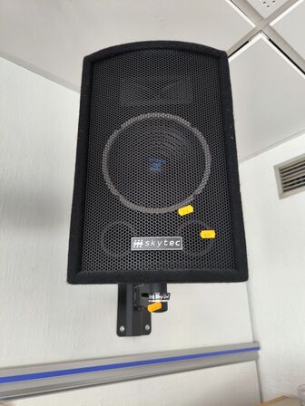 2 stk. SKYTEC højttalere