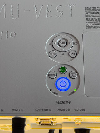 Projektor NEC ME301W inkl. lærred