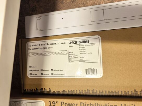 Div. netværkstilbehør bl.a. UBIQUITY Unifi (se billeder)