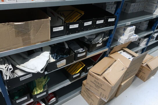 22 fag lagerreoler med indhold