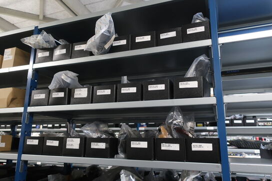 12 fag lagerreol med indhold