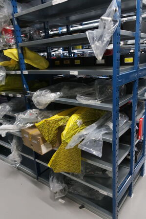 22 fag lagerreoler med indhold