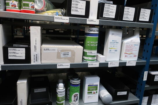 22 fag lagerreoler med indhold