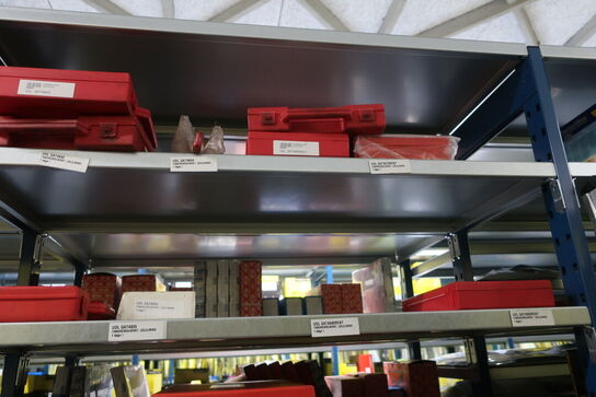 24 fag lagerreoler med indhold