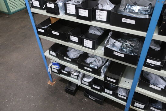 11 fag lagerreol med indhold