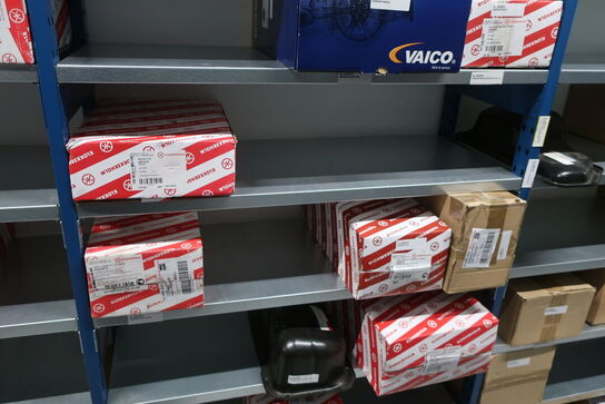 13 fag lagerreoler med indhold