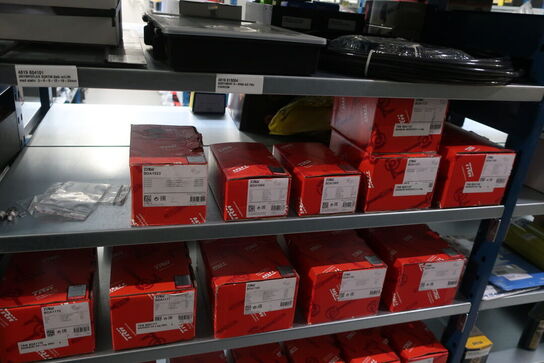 12 fag lagerreol med indhold