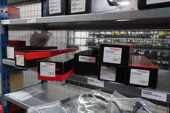 6 fag lagerreoler med indhold