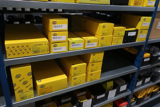 22 fag lagerreoler med indhold