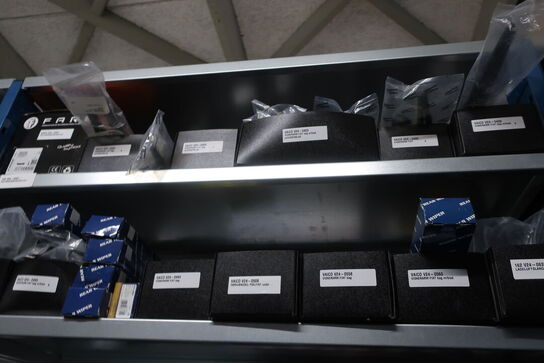 12 fag lagerreol med indhold