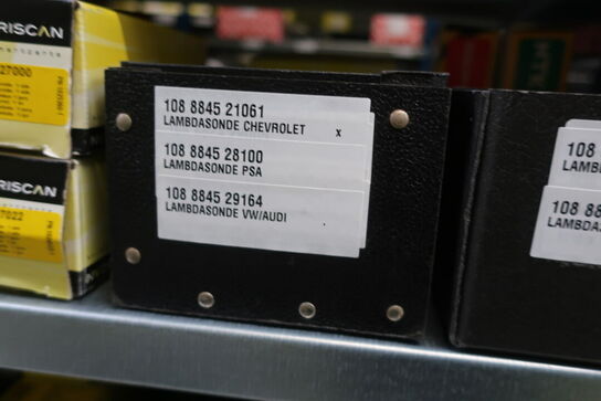 28 fag lagerreoler med indhold