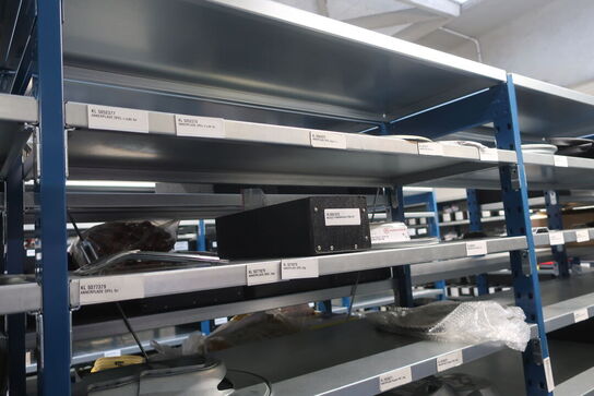 22 fag lagerreoler med indhold